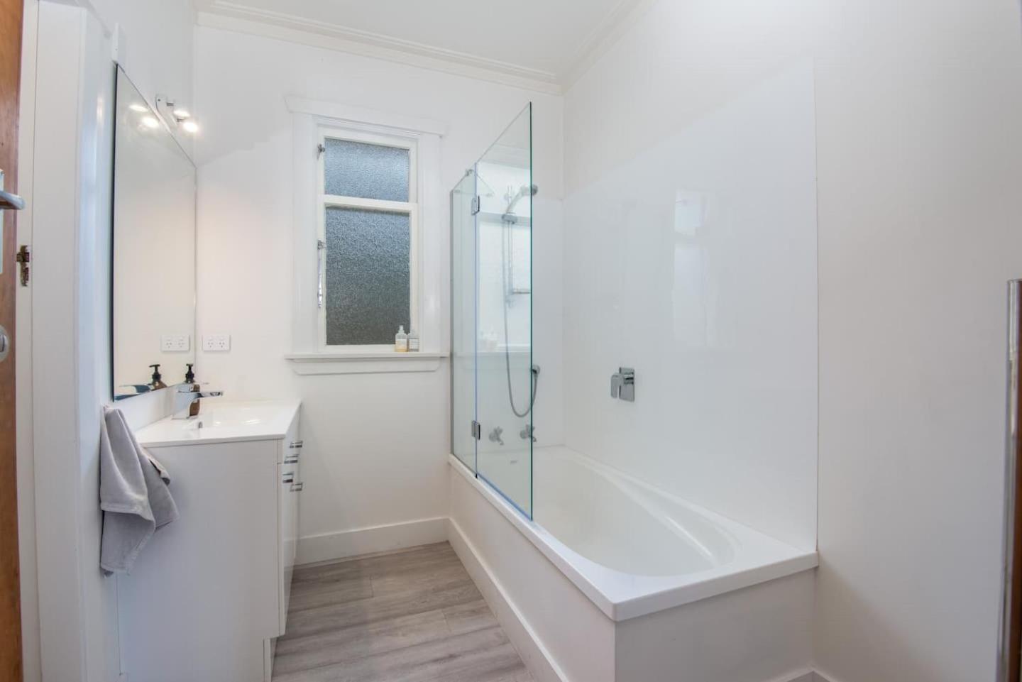 Stunning Family Home In Andersons Bay Dunedin Eksteriør bilde