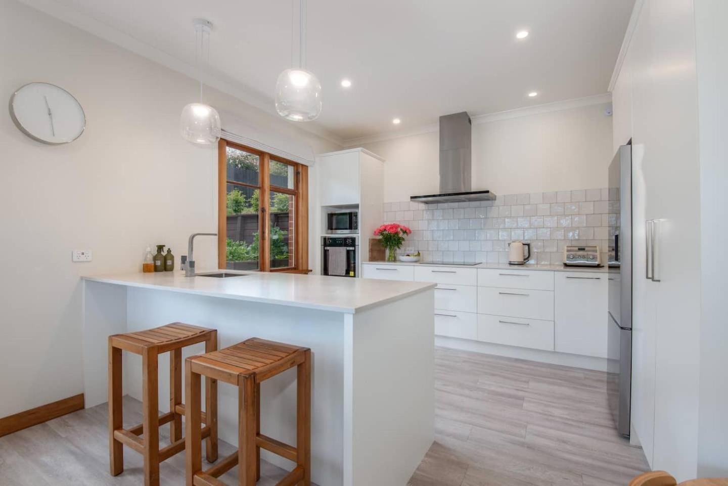 Stunning Family Home In Andersons Bay Dunedin Eksteriør bilde